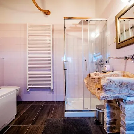 Tomani By 4*