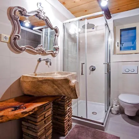 Tomani By 4* Krmed