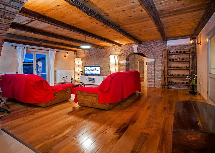 Gasthuis Tomani By 4*
