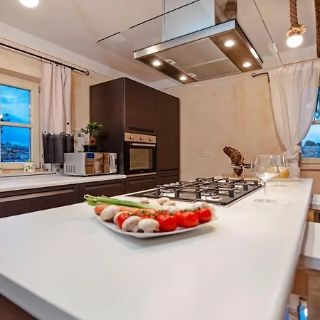 Tomani Guest house *